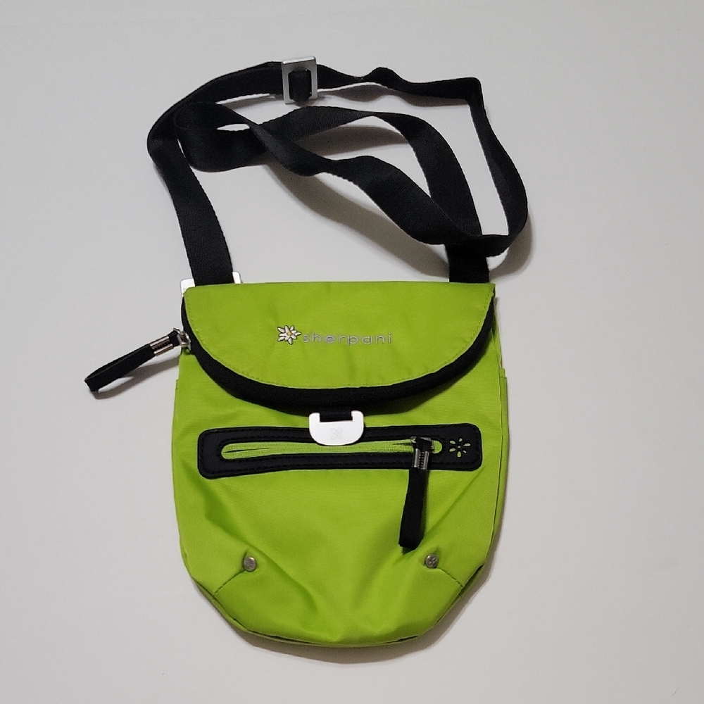 Sherpani Pica Adjustable Crossbody Travel Bag